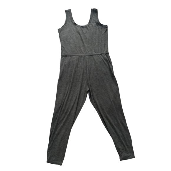Vuori Jogger Women’s Medium Gray Romper Athleisure Yoga Travel Lounge Minimalist - Picture 4 of 16